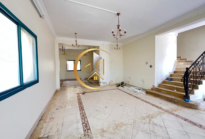 889841 - Property Image 2