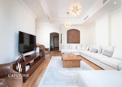 Apartment - 2 bedrooms - 3 bathrooms for sale in West Porto Drive - Porto Arabia - The Pearl Island - Doha