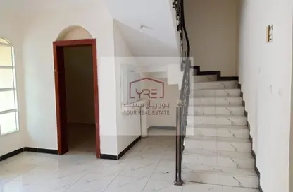 Villa - 6 Bedrooms - 4 Bathrooms for rent in Ain Khaled - Ain Khaled - Doha