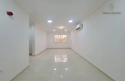 Apartment - 1 Bedroom - 1 Bathroom for rent in Umm Ghuwailina 4 - Umm Ghuwailina - Doha