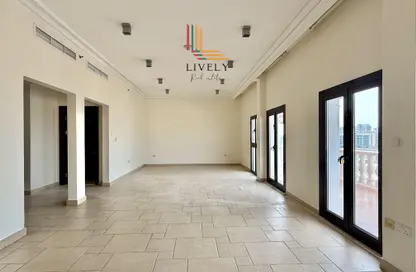 Apartment - 2 Bedrooms - 3 Bathrooms for rent in Qanat Quartier - The Pearl Island - Doha