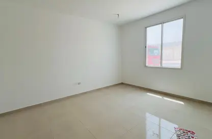 سكن عمال - استوديو - 1 حمام للايجار في شارع الصناعية الشرقي - بركة العوامر - الوكرة
