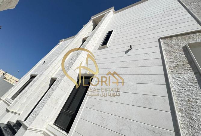 985382 - Property Image 3