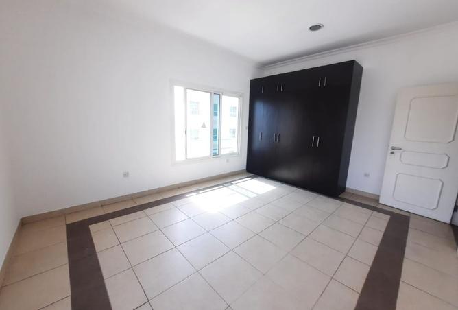 942488 - Property Image 2