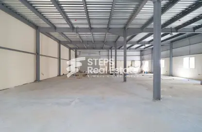 Warehouse - Studio - 1 Bathroom for rent in Jerry Al Samur - Birkat Al Awamer - Al Wakra
