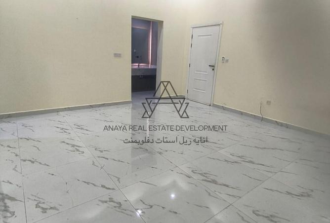 943085 - Property Image 2