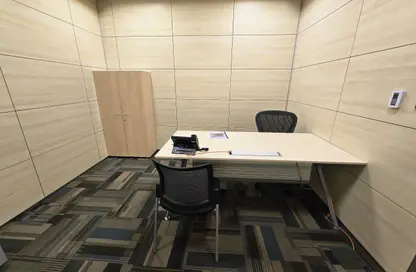 مساحات مكتبية - استوديو - 2 حمامات للايجار في برج 2 - مول ذو غايت - الخليج الغربي - الدوحة