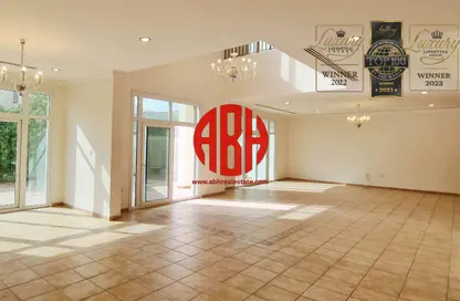 Compound - 4 Bedrooms - 5 Bathrooms for rent in Umm Al Seneem Street - Ain Khaled - Doha