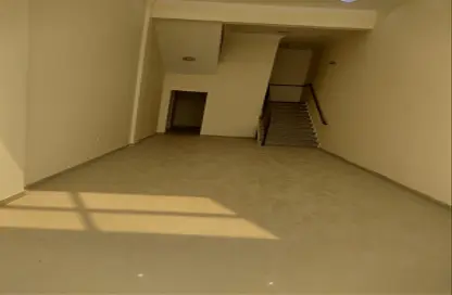 محل تجاري - استوديو - 1 حمام للايجار في شارع النصر - النصر - الدوحة