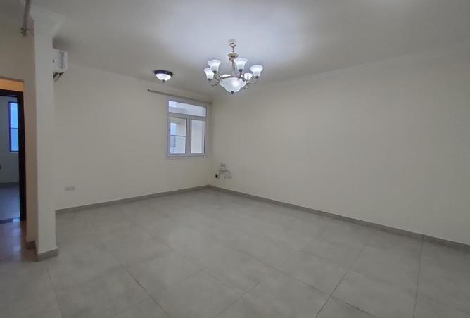 982741 - Property Image 2