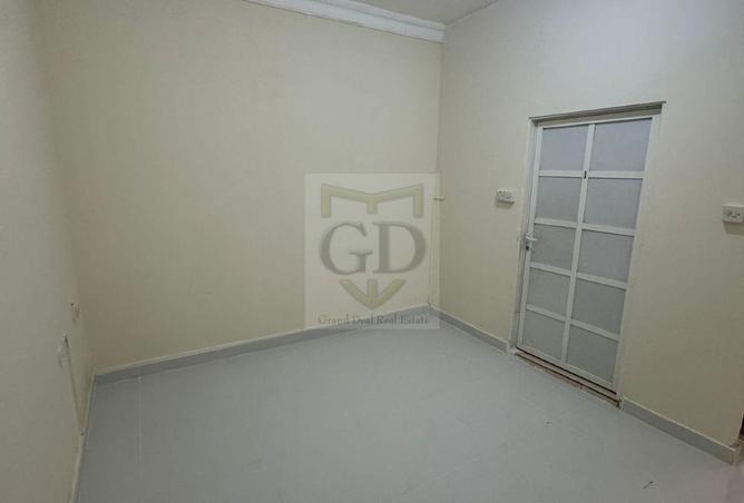 987912 - Property Image 3