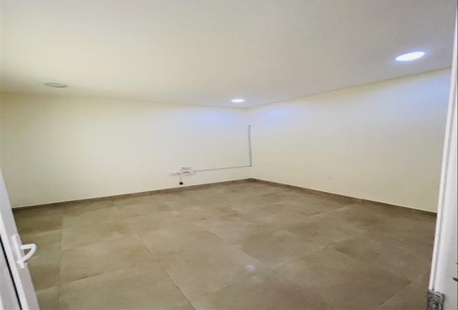 950842 - Property Image 3