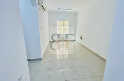 شقة - 3 غرف نوم - 2 حمامات للايجار في منتزه 7 - المنتزه - الدوحة