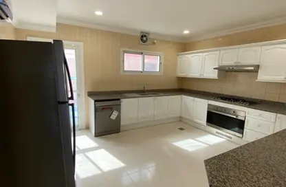 Villa - 3 Bedrooms - 4 Bathrooms for rent in Street 870 - Al Duhail South - Al Duhail - Doha