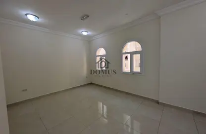 Apartment - 3 Bedrooms - 3 Bathrooms for rent in Al Zubair Bakkar Street - Al Sadd - Doha
