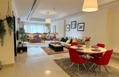Apartment - 1 Bedroom - 2 Bathrooms for rent in Tower 13 - Porto Arabia - The Pearl Island - Doha