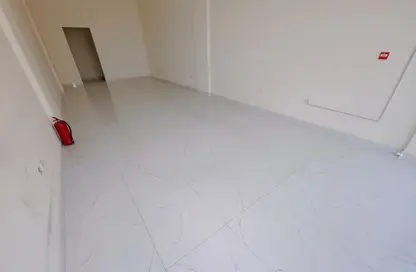 محل تجاري - استوديو - 1 حمام للايجار في 871 شارع - جنوب الدحيل - الدحيل - الدوحة
