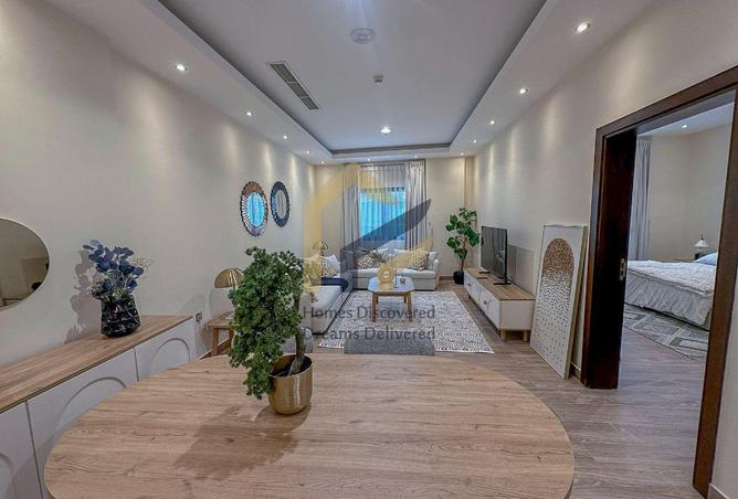 944349 - Property Image 2