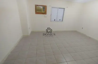 Apartment - 2 Bedrooms - 2 Bathrooms for rent in Thabit Bin Zaid Street - Al Mansoura - Doha
