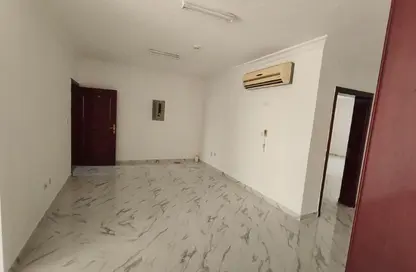 Apartment - 2 Bedrooms - 3 Bathrooms for rent in Abu Talha Street - Fereej Bin Omran - Doha