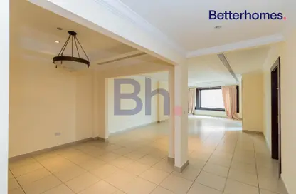 Apartment - 1 Bedroom - 2 Bathrooms for rent in West Porto Drive - Porto Arabia - The Pearl Island - Doha