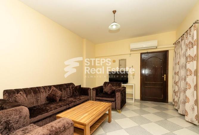 967195 - Property Image 2