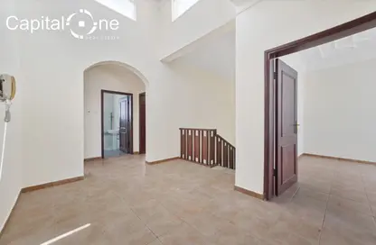Villa - 5 Bedrooms - 4 Bathrooms for rent in Al Hadara Street - Al Thumama - Doha