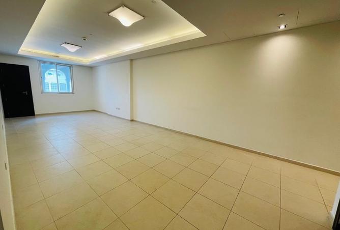 982155 - Property Image 2