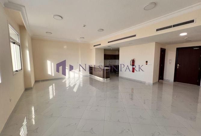 945254 - Property Image 2