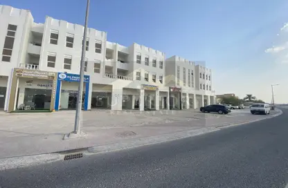 محل تجاري - استوديو - 1 حمام للايجار في شارع اسامة بن زايد - العزيزية - الدوحة