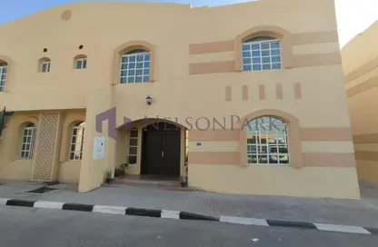 مجمع سكني - 6 غرف نوم - 4 حمامات للايجار في فلل عين خالد - عين خالد - الدوحة