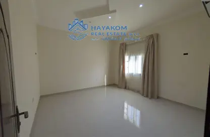 Empty Room image for: Villa - 5 Bedrooms - 5 Bathrooms for rent in Al Kheesa - Al Kheesa - Umm Salal Mohammed, Image 1