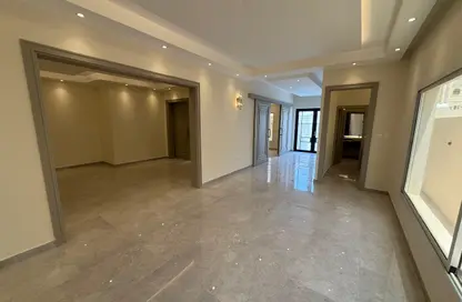 Villa - 7 Bedrooms - 5 Bathrooms for rent in Izghawa - Izghawa - Doha