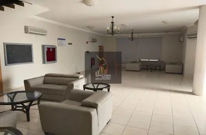 مجمع سكني - 4 غرف نوم - 5 حمامات للايجار في شارع المرخية - المرخية - الدوحة