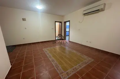 Apartment - 2 Bedrooms - 1 Bathroom for rent in Tadmur Street - Old Airport Road - Doha