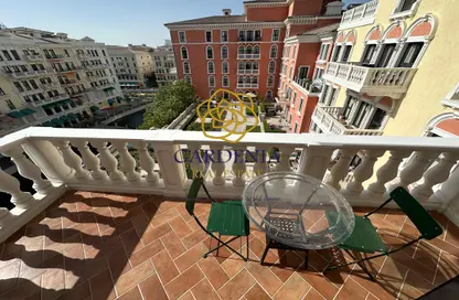 Apartment - 2 Bedrooms - 3 Bathrooms for rent in Carnaval - Qanat Quartier - The Pearl Island - Doha