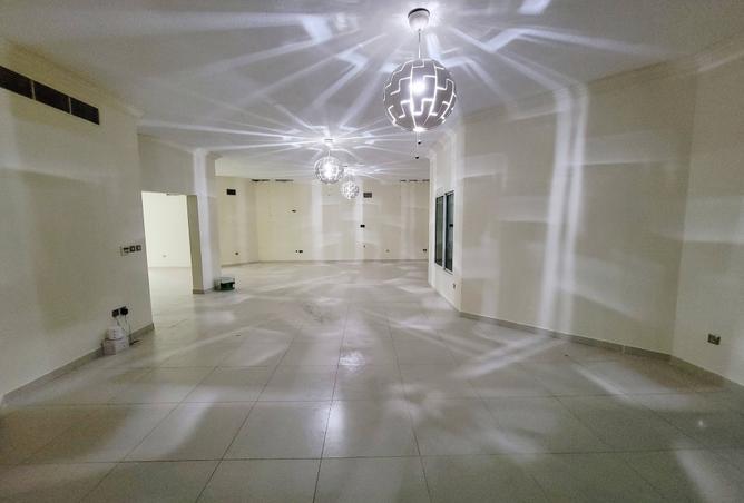 977937 - Property Image 2