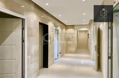 صورة لـ استقبال / بهو شقة - غرفة نوم - 1 حمام للايجار في الغانم القديم - الغانم - الدوحة ، صورة رقم 1