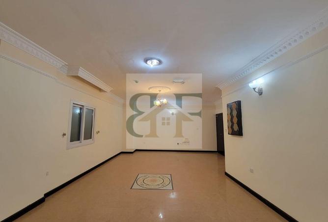 933507 - Property Image 2