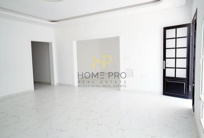 900460 - Property Image 2