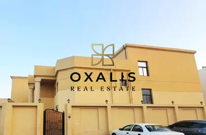 Apartment - 5 Bedrooms - 5 Bathrooms for rent in Souk Al gharaffa - Al Gharrafa - Doha