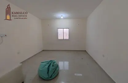 Apartment - 4 Bedrooms - 2 Bathrooms for rent in Muntazah 7 - Al Muntazah - Doha