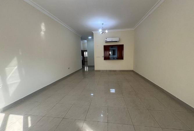 975258 - Property Image 2