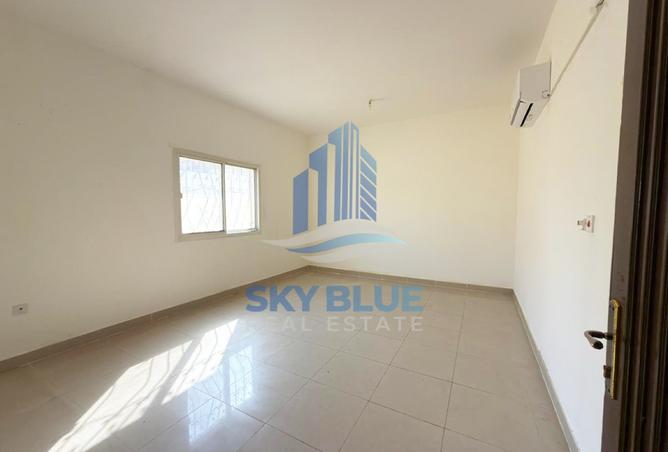 1002275 - Property Image 2