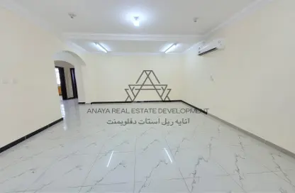 Villa - 5 Bedrooms - 4 Bathrooms for rent in Ain Khaled Villas - Ain Khaled - Doha