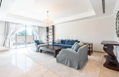 Living Room image for: Townhouse - 3 Bedrooms - 4 Bathrooms for sale in East Porto Drive - Porto Arabia - The Pearl Island - Doha, Image 1