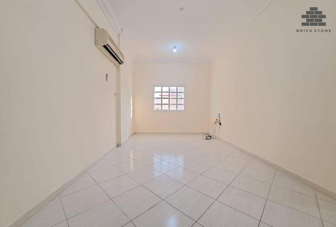 985700 - Property Image 3