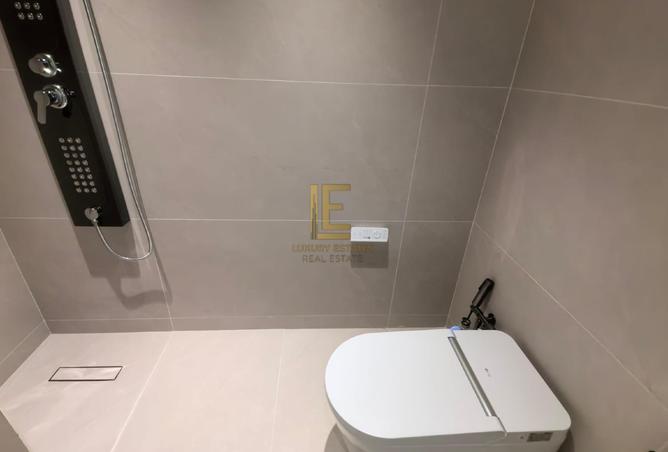 858220 - Property Image 2
