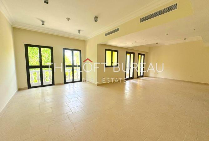 944561 - Property Image 3