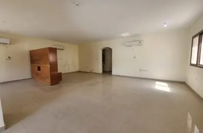فيلا - 5 غرف نوم - 6 حمامات للايجار في شارع الوعب - الوعب - الدوحة